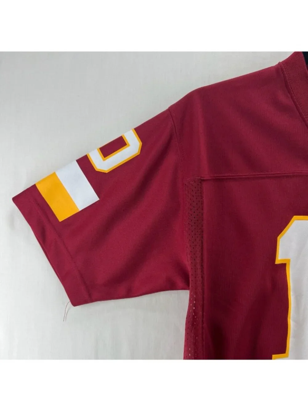 NFL Washington Redskins RG3 Jersey Youth L Griffin III 10 Football Fan Burgundy - Picture 6 of 11